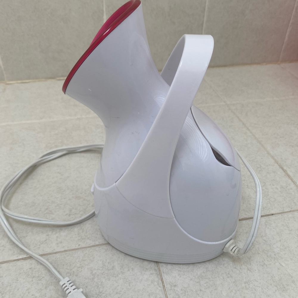 Facial steamer